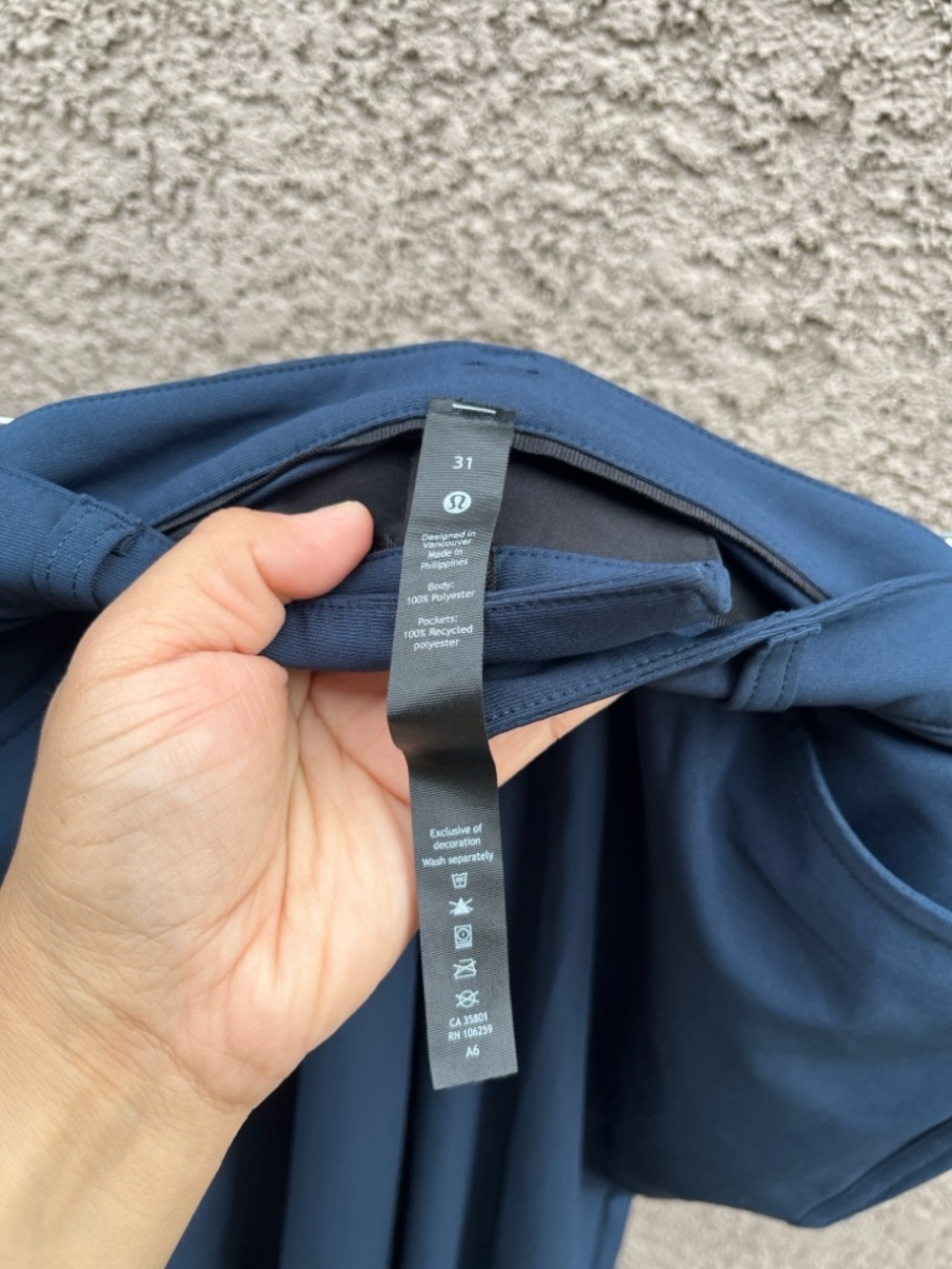 Lululemon ABC 5 pocket pant 31x33 - Picture 4 of 6